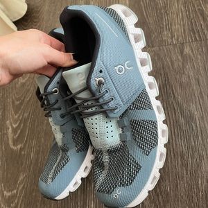 On Clouds - Size 7